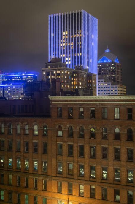 Appartement King Bed W/ Panoramic Views Of Dt! à Rochester Extérieur photo