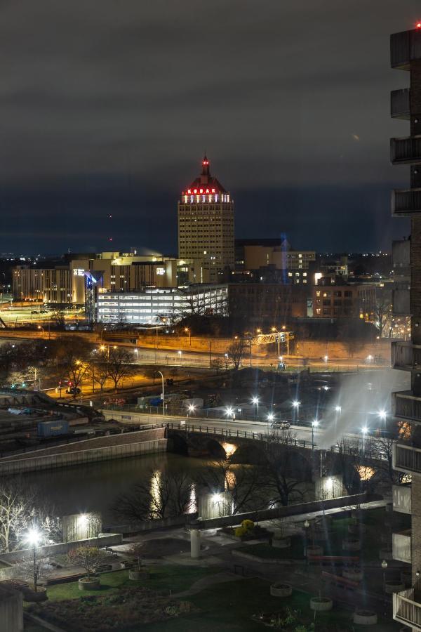 Appartement King Bed W/ Panoramic Views Of Dt! à Rochester Extérieur photo